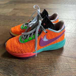 Kids Nike LeBron XX Basketball Shoes Size 4Y Orange Purple Clearance